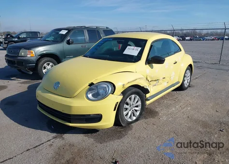 2015 Volkswagen Beetle 1.8T Fleet Edition из США, поврежденный, VIN 3VWF17AT2FM628850